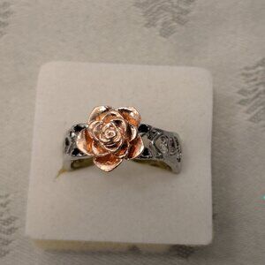 New!  Lovely Rose Gold Tone Rose Ring Size 10
